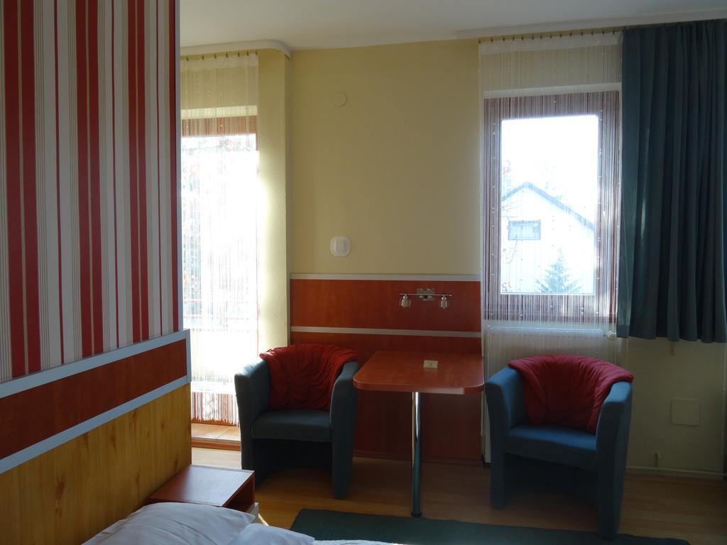 Fortuna Hotel Miskolc Room photo