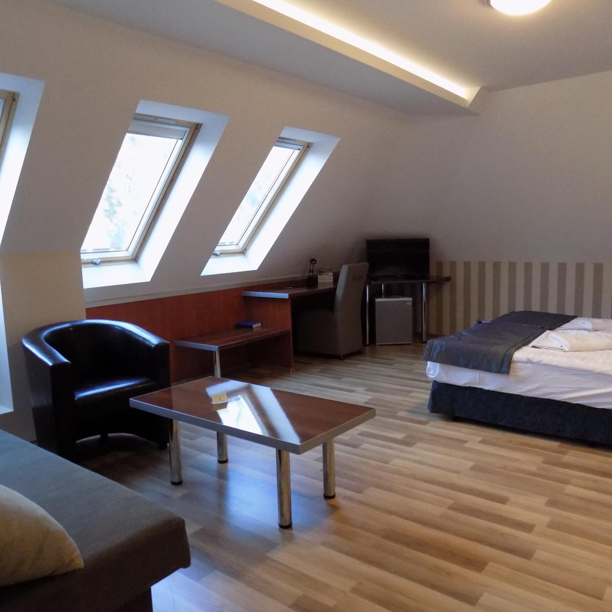 Fortuna Hotel Miskolc Room photo