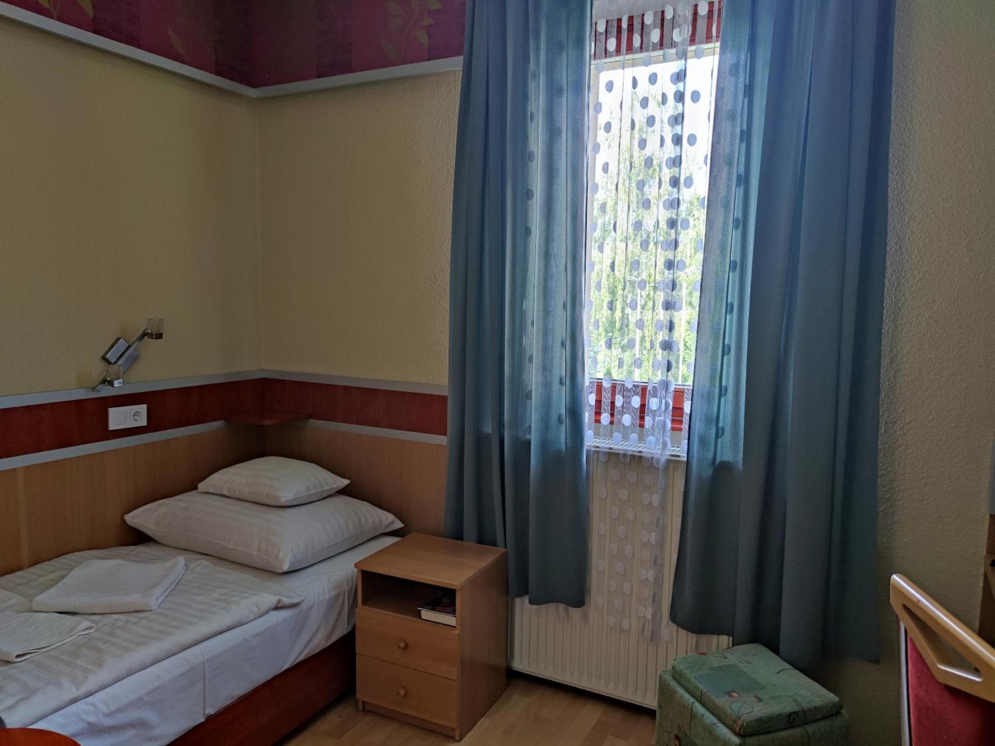 Fortuna Hotel Miskolc Exterior photo